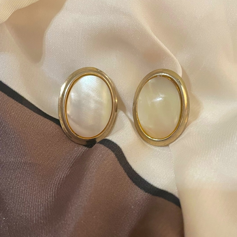Elegant stainless steel and Cream Earrings